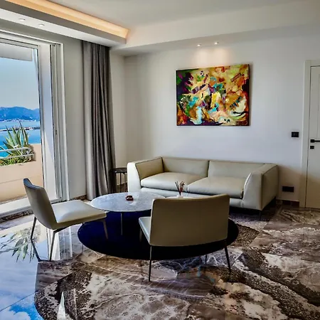 Croisette Palais Miramar Front De *