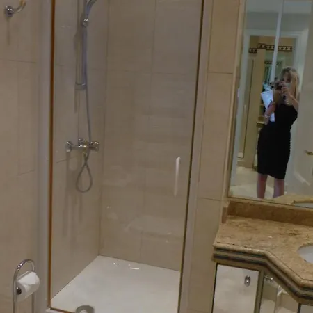 Croisette Palais Miramar Front De Cannes