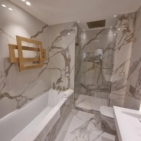 Croisette Palais Miramar Front De Cannes